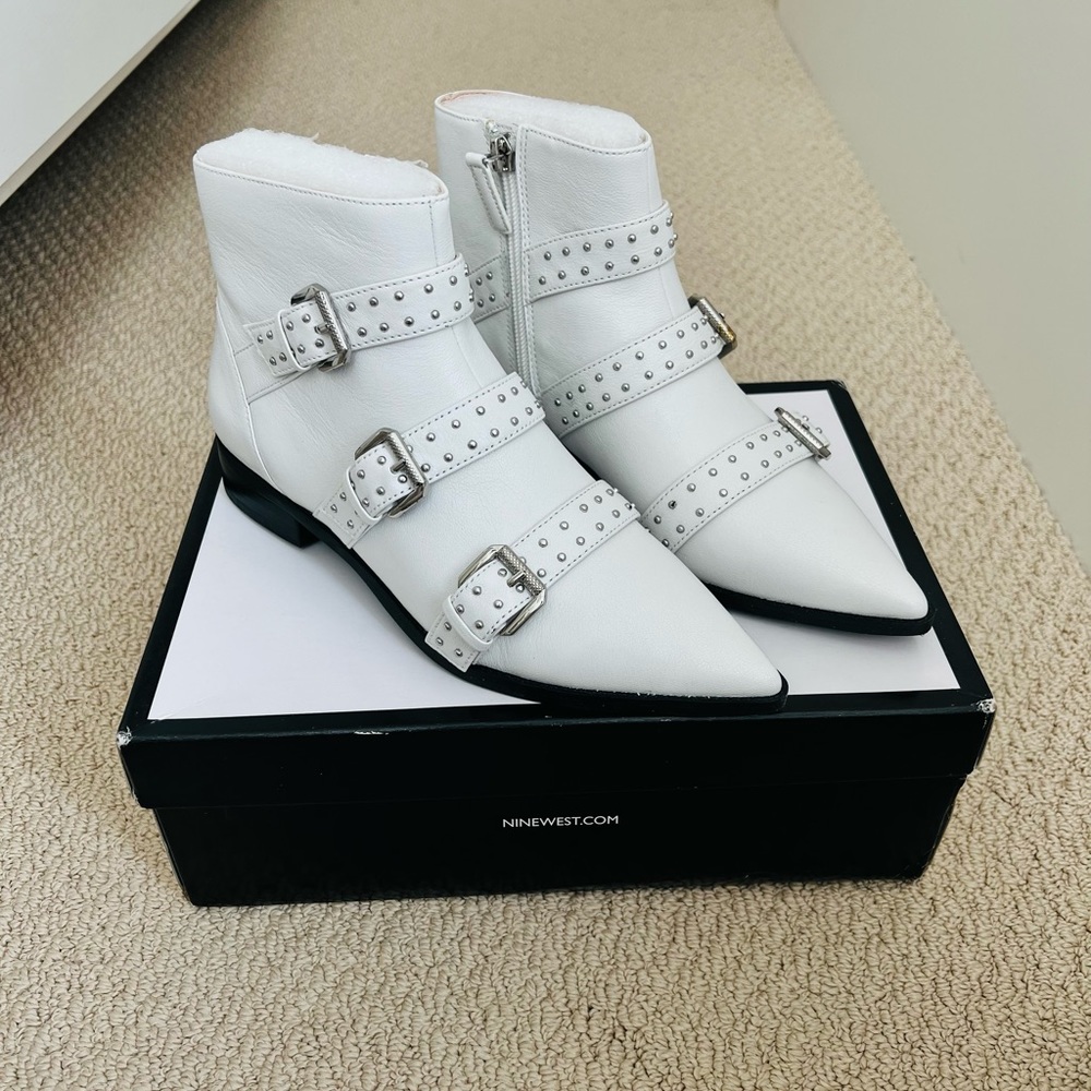 White leather ankle boot. NBW. New with box. Size 6.5